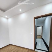 Cần bán gấp nhà Văn Miếu 46m 6 tầng, thang máy, gần ô tô hơn 12 tỷ